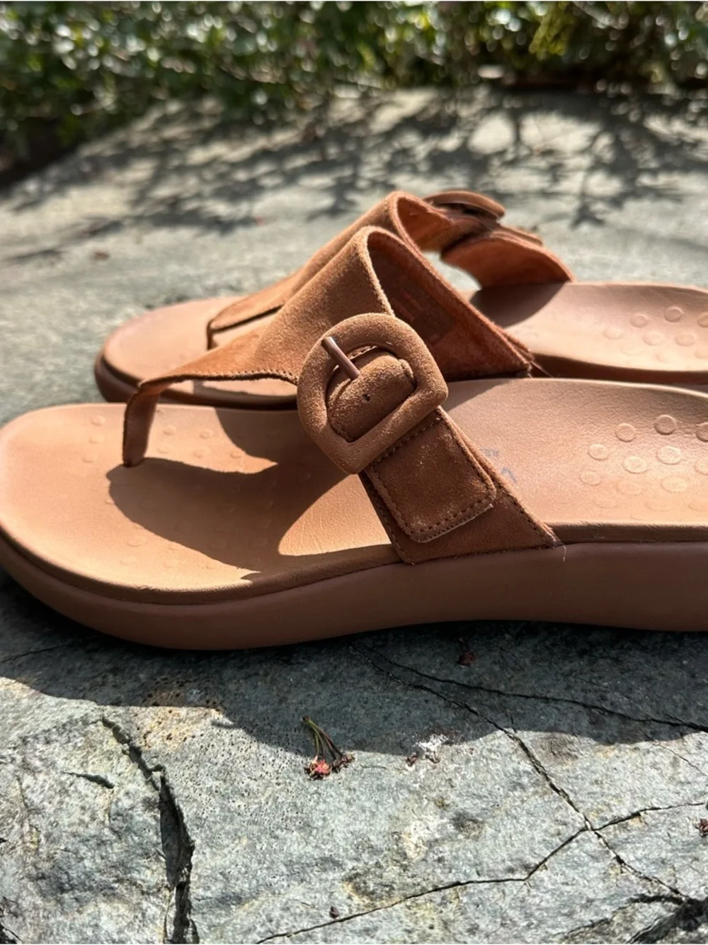 Vionic Activate Rx Recovery Suede Thong Sandals in Argan Brown - Picture 3 of 9